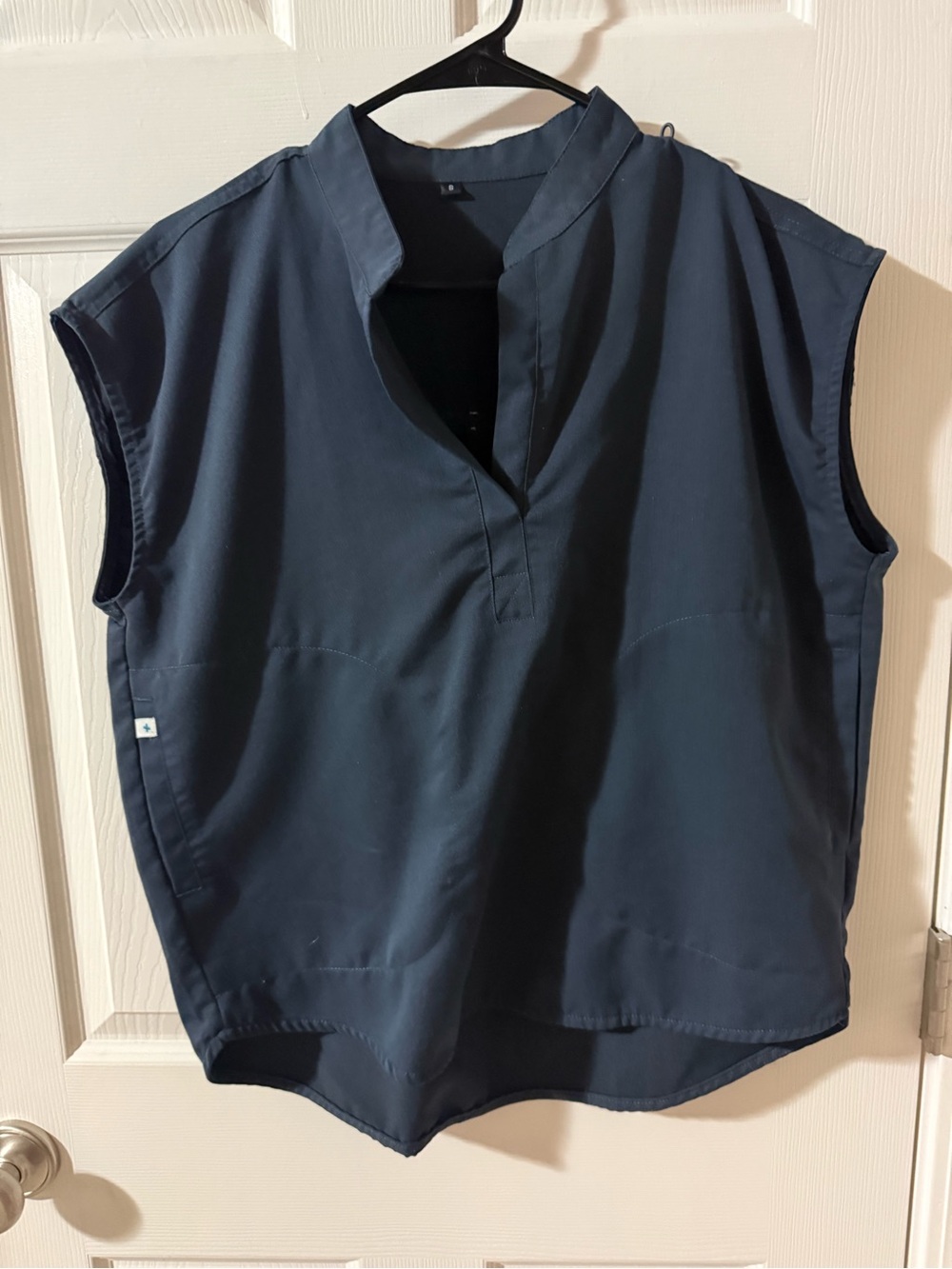 Sleeveless Scrub Gray Top